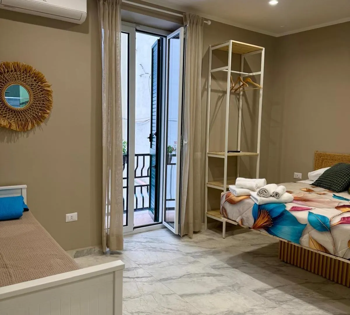 Experience Napoli Center Bed & Breakfast  Naples